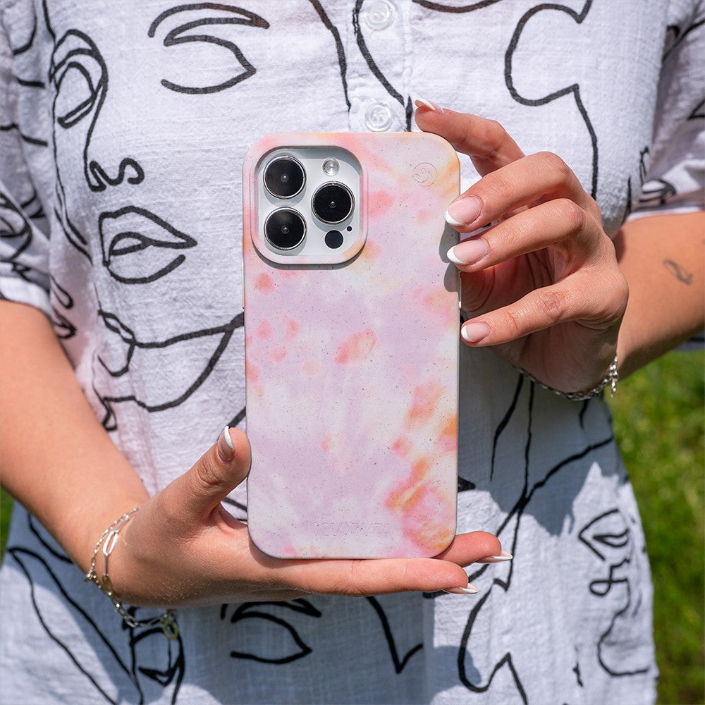 Biologisch abbaubare Handyhülle Google Pixel 9 / 9 Pro Coralful — kompostierbar — in der Hand