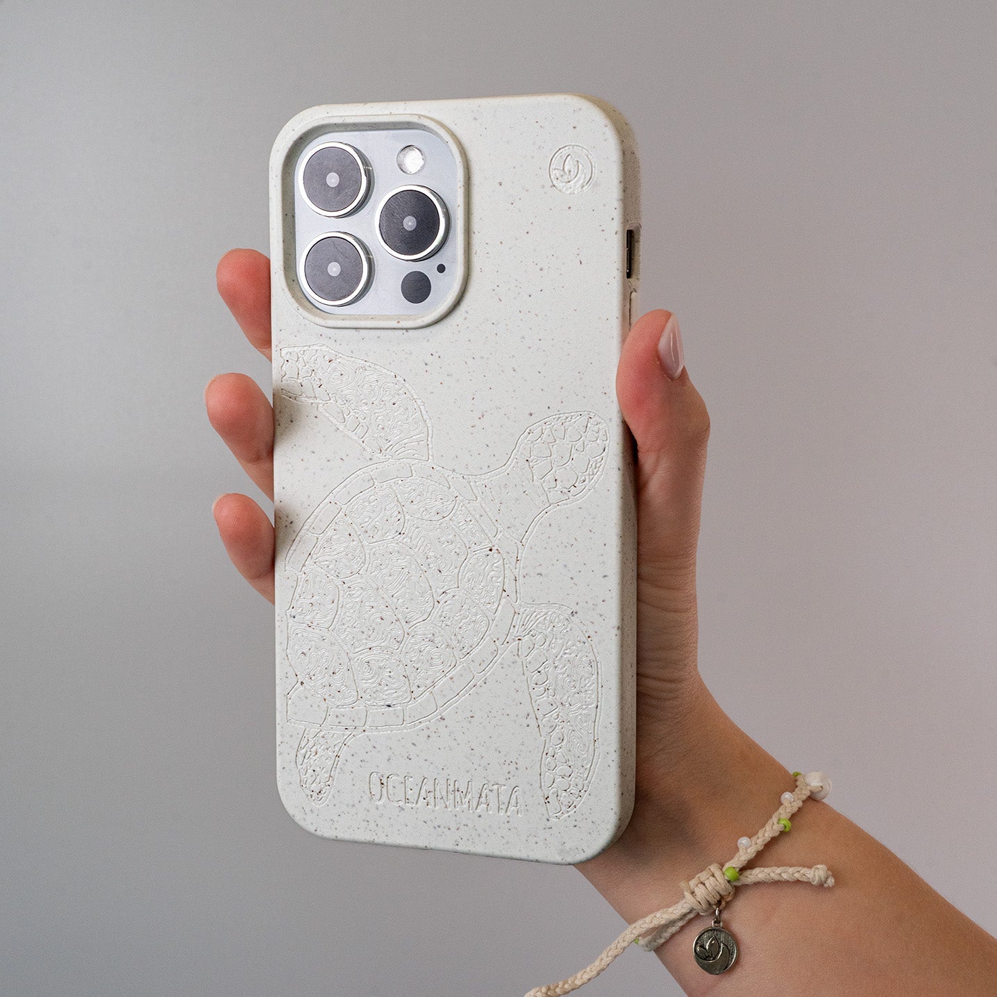 iPhone 16 Hülle - Schildkröte bunt - "Kura-Kura" - nachhaltig