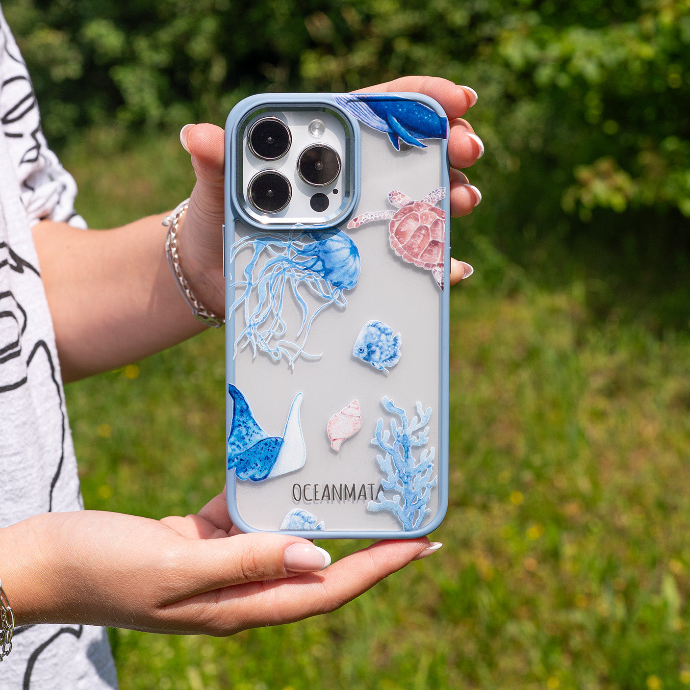 iPhone 11 Hülle - Schildkröte bunt - "Turtle & Friends" - nachhaltig