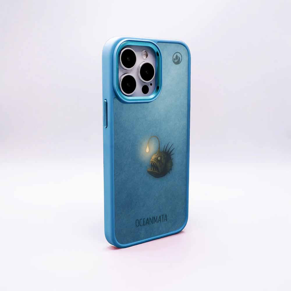 iPhone 14 Hülle - Anglerfisch blau - "Sour" - nachhaltig