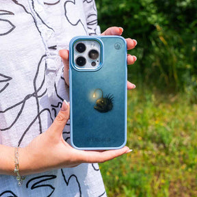 iPhone 15 Hülle - Anglerfisch blau - "Sour" - nachhaltig